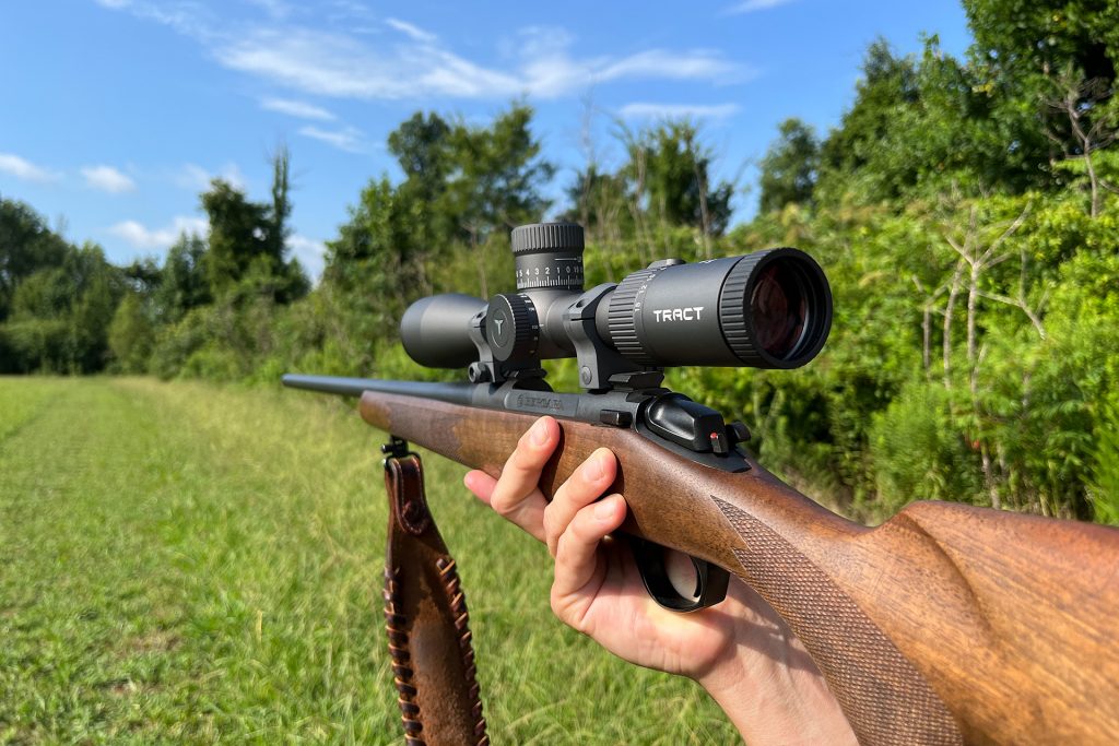 Why the 2.5-15x Rifle Scope is Ideal for Hunting